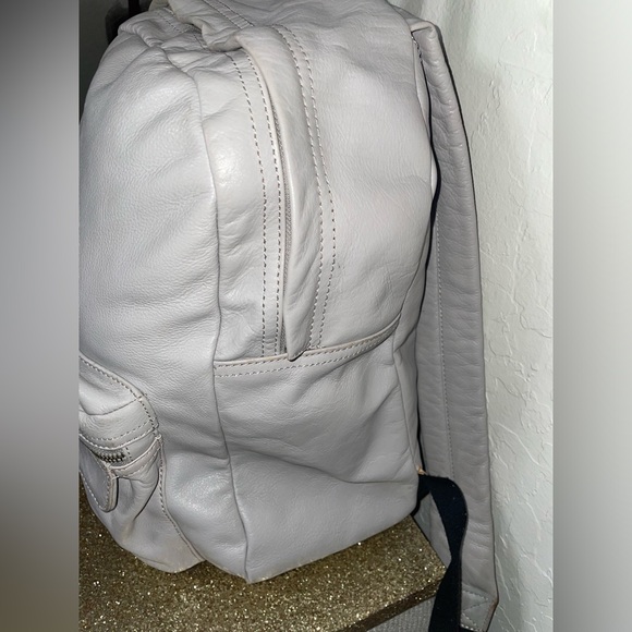 🎉HP🎉Rebecca Minkoff Large MAB 100% Leather Backpack in Light Gray/Silver🩶 - Picture 13 of 15